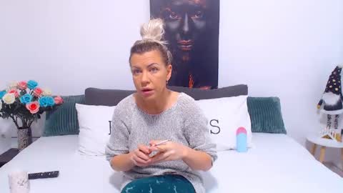 Snapshot of pamela_issy chatting on February 2025 06:37:01 AM PAMEL ISSY online show from February 2025 06:37:01 AM