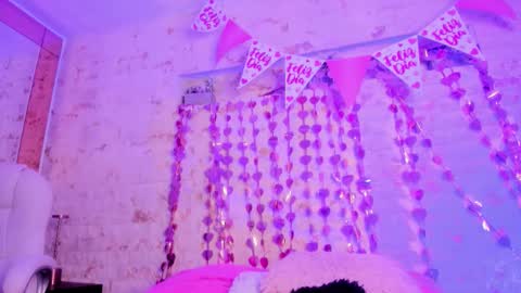 Snapshot of pamela_west chatting on February 2026 02:00:02 PM Pamela West online show from February 2026 02:00:02 PM