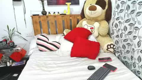 Snapshot of pamelaruiizz3 chatting on June 2026 12:30:01 PM Pamela online show from June 2026 12:30:01 PM