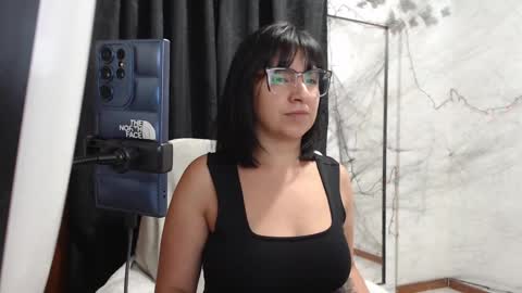 Snapshot of pandoragirlxxx chatting on October 2025 04:24:01 AM Carolinesworldx online show from October 2025 04:24:01 AM