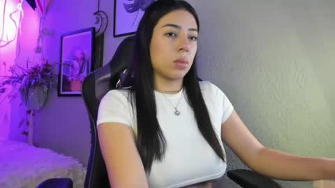 Snapshot of pandorart chatting on May 2026 12:02:01 PM Ana Laura online show from May 2026 12:02:01 PM
