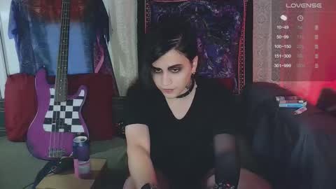 In bio online show from November 2025 02:13:01 AM