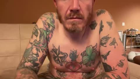 Snapshot of pantone032c chatting on December 2024 04:30:02 AM Red online show from December 2024 04:30:02 AM