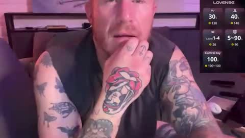 Snapshot of pantone032c chatting on December 2025 10:10:02 AM Red online show from December 2025 10:10:02 AM