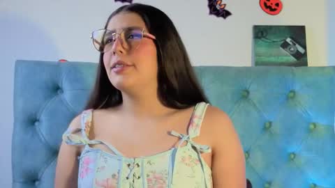 Snapshot of paola_lyon chatting on October 2025 06:43:01 PM Paola Lyon online show from October 2025 06:43:01 PM