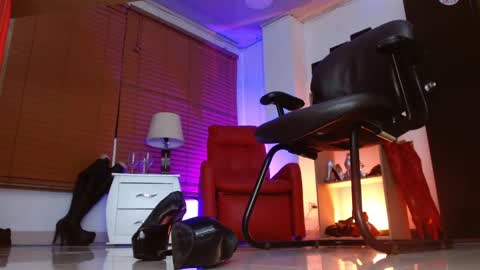 Snapshot of paola_xxt chatting on November 2025 10:36:01 AM PAOLA online show from November 2025 10:36:01 AM