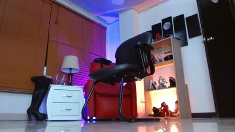 Snapshot of paola_xxt chatting on December 2025 10:42:01 AM PAOLA online show from December 2025 10:42:01 AM