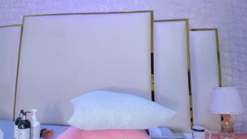 Paola  online show from March 2026 01:44:02 PM