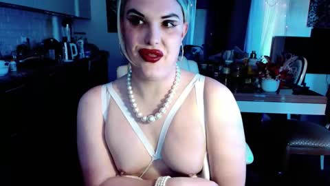 Snapshot of paoladoll chatting on May 2026 08:55:02 AM Sarina Williams online show from May 2026 08:55:02 AM