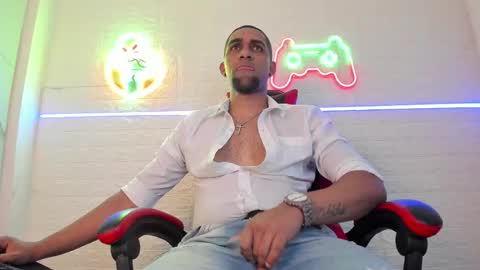 Paolo online show from December 2025 04:23:02 PM