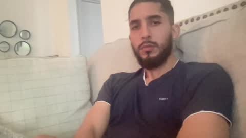 papicubano_guapo23cm online show from October 2025 05:19:02 PM