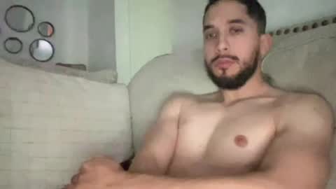 papicubano_guapo23cm online show from April 2026 01:05:01 PM