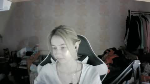 Snapshot of paradise_shade chatting on November 2025 09:45:01 AM paradise_shade online show from November 2025 09:45:01 AM