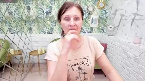 Snapshot of paris_cherry chatting on January 2025 02:22:01 AM Paris online show from January 2025 02:22:01 AM