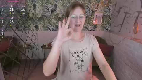 Snapshot of paris_cherry chatting on December 2025 08:36:02 PM Paris online show from December 2025 08:36:02 PM