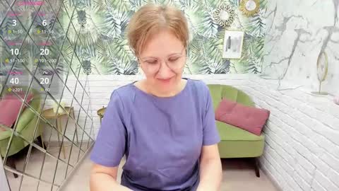 Snapshot of paris_cherry chatting on December 2025 05:34:02 AM Paris online show from December 2025 05:34:02 AM