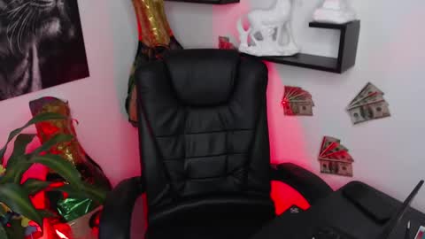 Paris D angelo online show from January 2025 09:11:02 PM