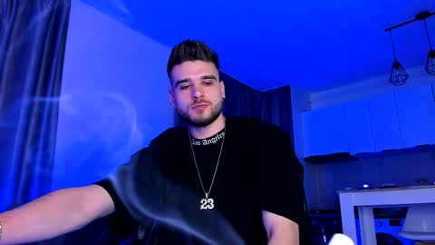 Paris online show from December 2024 08:40:01 PM