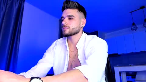 Paris online show from December 2024 07:18:01 PM