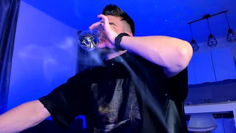 Paris online show from December 2024 10:00:01 PM