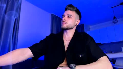 Paris online show from January 2025 07:41:02 PM