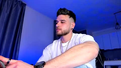 Paris online show from March 2025 06:33:01 PM