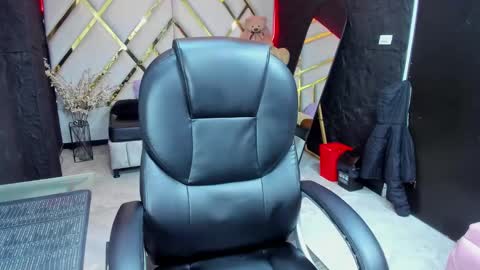 paris petit online show from March 2026 08:37:01 PM