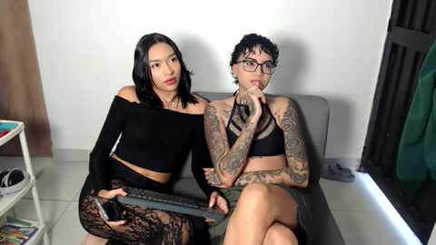 Snapshot of parisandvi chatting on January 2026 10:15:02 PM parisandvi online show from January 2026 10:15:02 PM