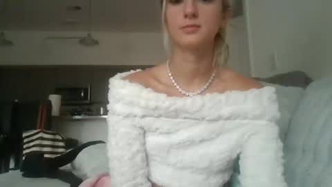 parisbaby2000 online show from September 2025 01:57:02 PM