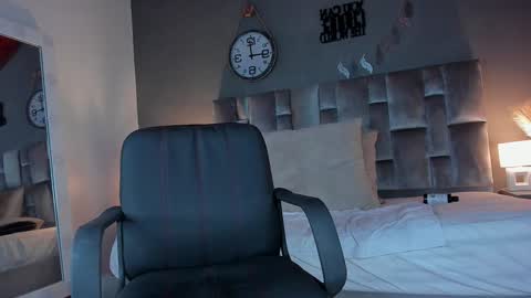 PARIS online show from February 2025 10:44:02 PM