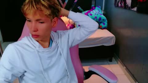 Snapshot of park_jimin1 chatting on September 2025 12:06:01 PM park_jimin1 online show from September 2025 12:06:01 PM