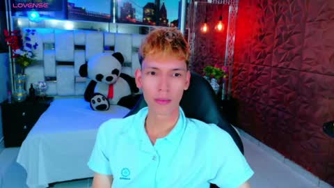 park_jimin1 online show from November 2025 12:15:02 PM