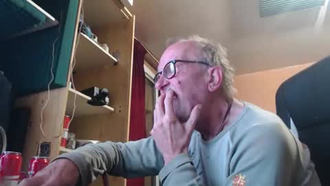 pascal88881 online show from October 2025 10:37:02 AM