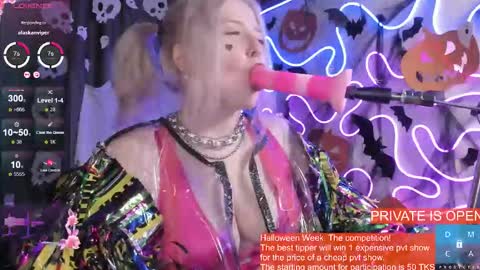 LunaAlan online show from October 2025 05:19:01 AM