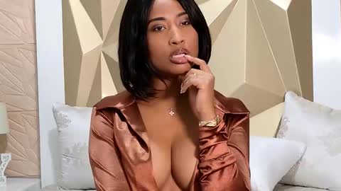 Snapshot of passionmacoll chatting on November 2025 07:46:01 PM passionmacoll online show from November 2025 07:46:01 PM