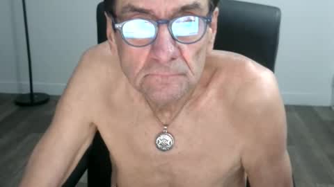 Snapshot of pastelito76 chatting on November 2025 03:33:02 PM Bob online show from November 2025 03:33:02 PM