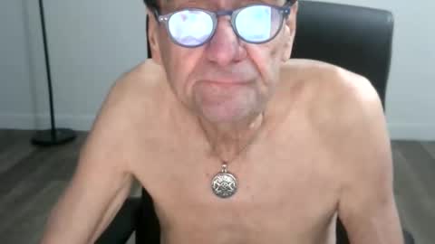 Snapshot of pastelito76 chatting on November 2025 01:47:02 PM Bob online show from November 2025 01:47:02 PM