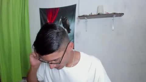 EDUAR Independent model online show from April 2026 08:06:02 PM