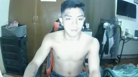 Snapshot of paul968323 chatting on December 2025 11:36:02 AM MrBigPaul online show from December 2025 11:36:02 AM