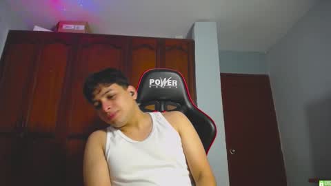 Snapshot of paul_crewe chatting on December 2025 01:11:01 AM paul_crewe online show from December 2025 01:11:01 AM