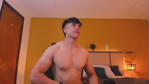 Snapshot of paul_evanss chatting on December 2024 01:02:02 PM Paul online show from December 2024 01:02:02 PM