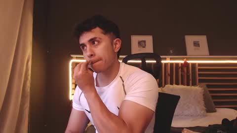 Snapshot of paul_evanss chatting on March 2025 12:09:02 PM Paul online show from March 2025 12:09:02 PM