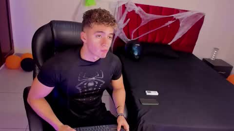 Snapshot of paul_george212 chatting on October 2025 03:35:02 PM Paull George online show from October 2025 03:35:02 PM