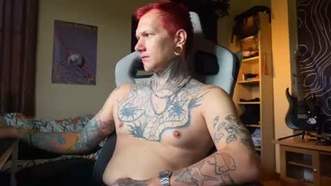 Snapshot of paul_razor chatting on June 2026 12:30:01 AM Paul online show from June 2026 12:30:01 AM