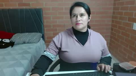 Snapshot of paula__117 chatting on May 2026 07:00:02 PM paula__117 online show from May 2026 07:00:02 PM