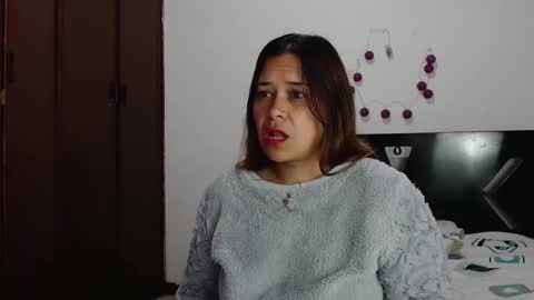 PAULA online show from November 2025 05:07:02 AM