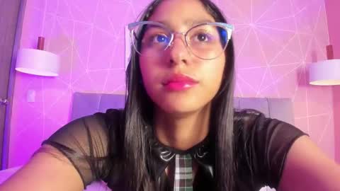 Pau  online show from October 2025 04:19:02 PM