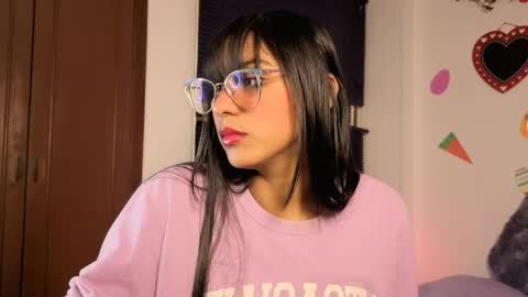 Snapshot of paulacutexs chatting on April 2026 03:37:01 AM Paula online show from April 2026 03:37:01 AM