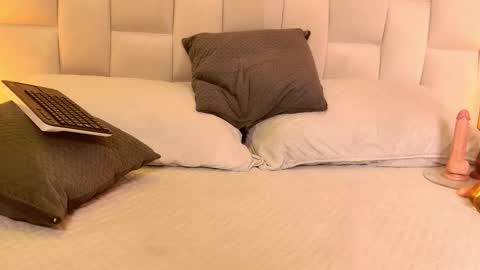 Snapshot of paulina_cano chatting on December 2025 07:10:02 PM Paulina online show from December 2025 07:10:02 PM