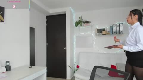 Snapshot of paulina_dossantos chatting on August 2026 06:43:02 PM paulina online show from August 2026 06:43:02 PM